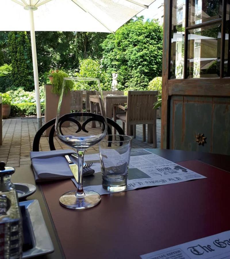 Pret A Gouter Bistro Bar Bed Herberg
